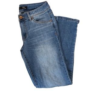 1822 Denim Mid-rise mid wash slim straight leg ankle faded jeans size 6